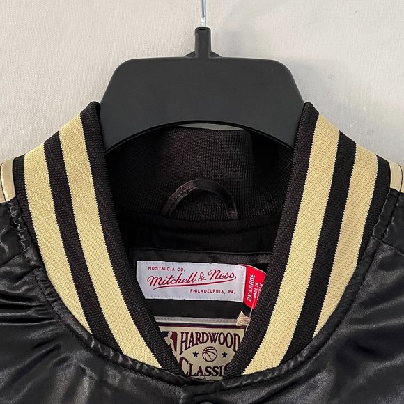 Mitchell & Ness Hardwood Classics Toronto Raptors Jacket (NWT) - Picture 8 of 15